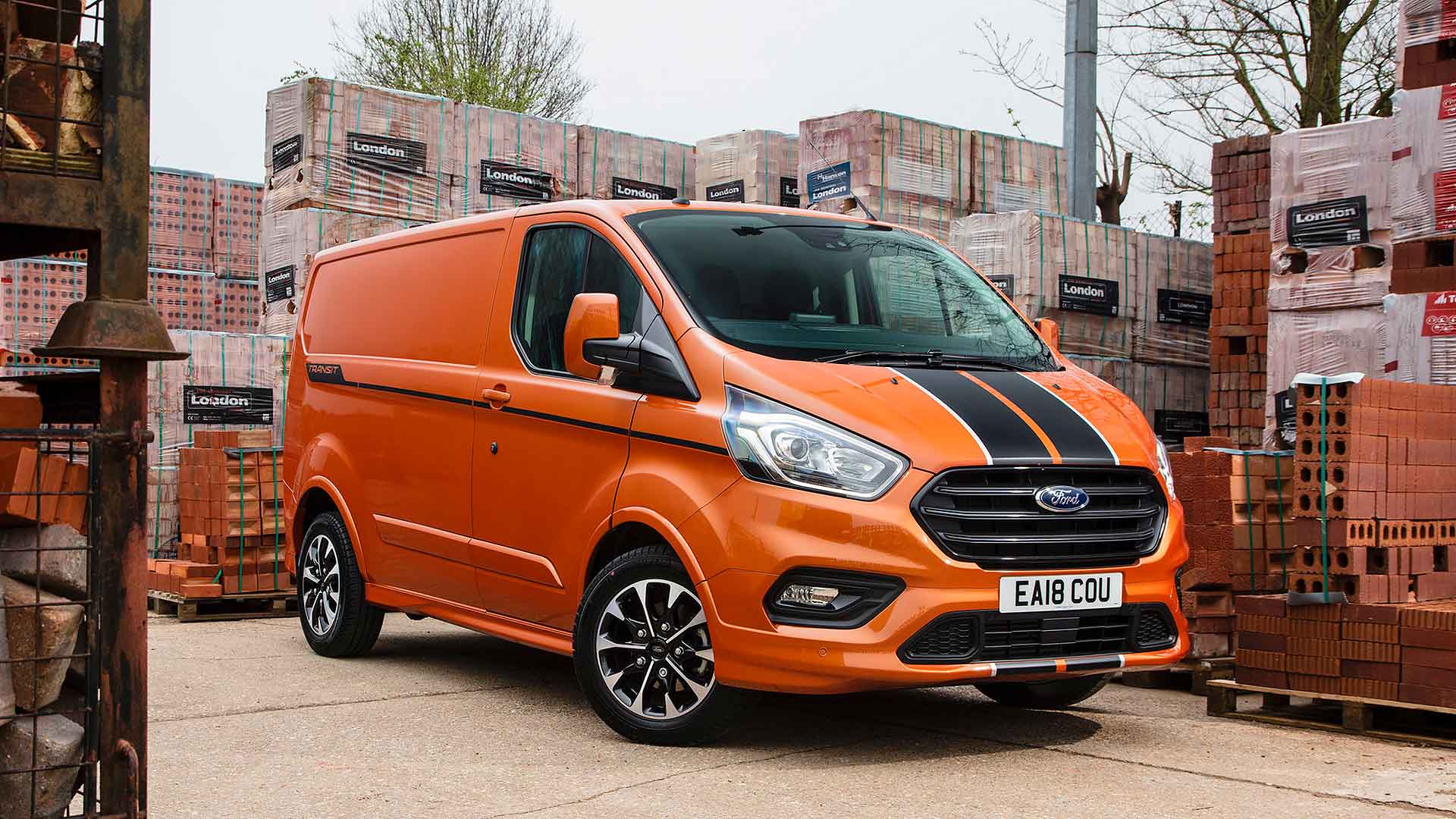 Ford Transit Custom VAN is Britainâs third best-selling vehicle