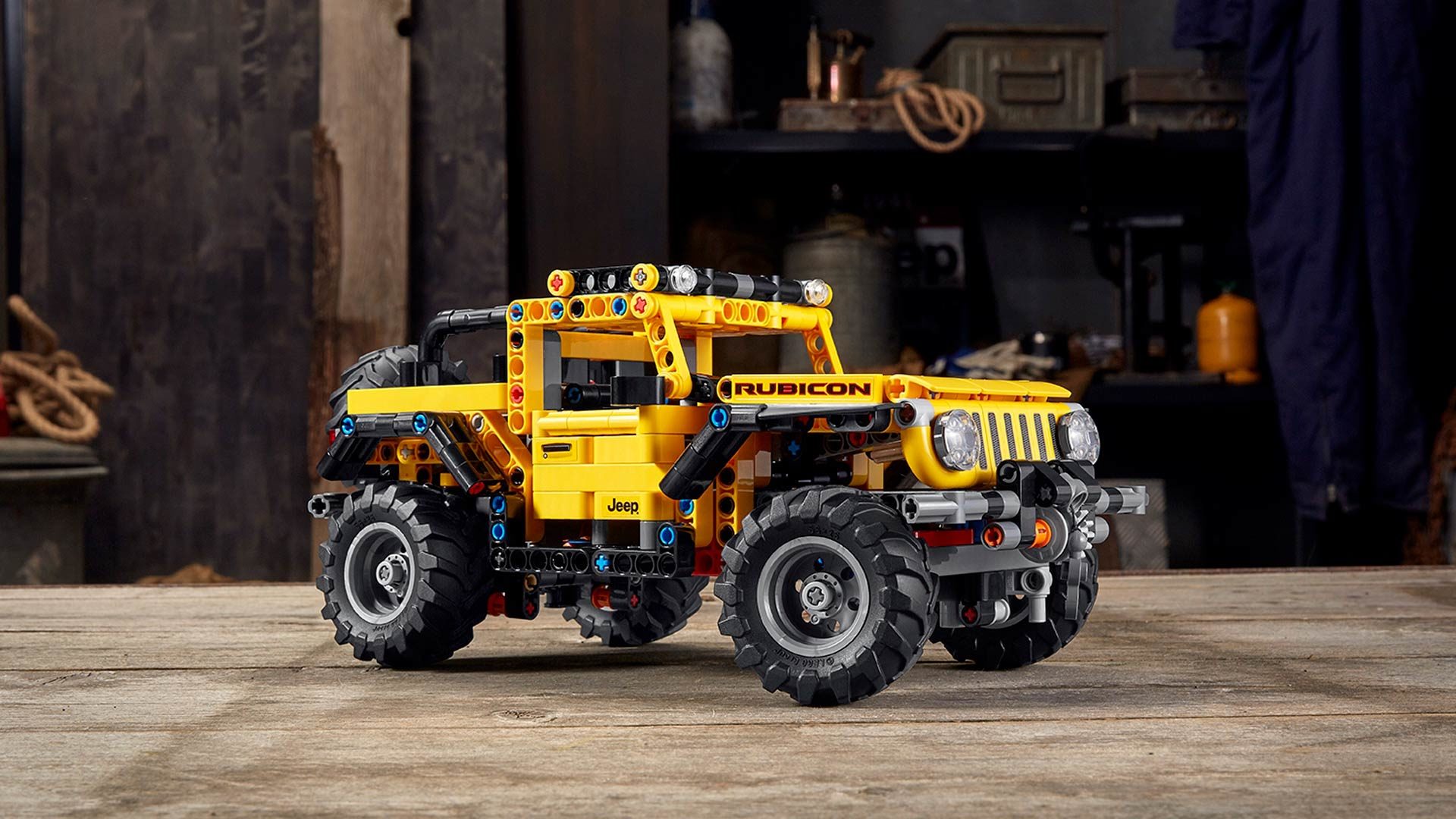 Lego Technic Jeep Wrangler ready for the yellow brick road