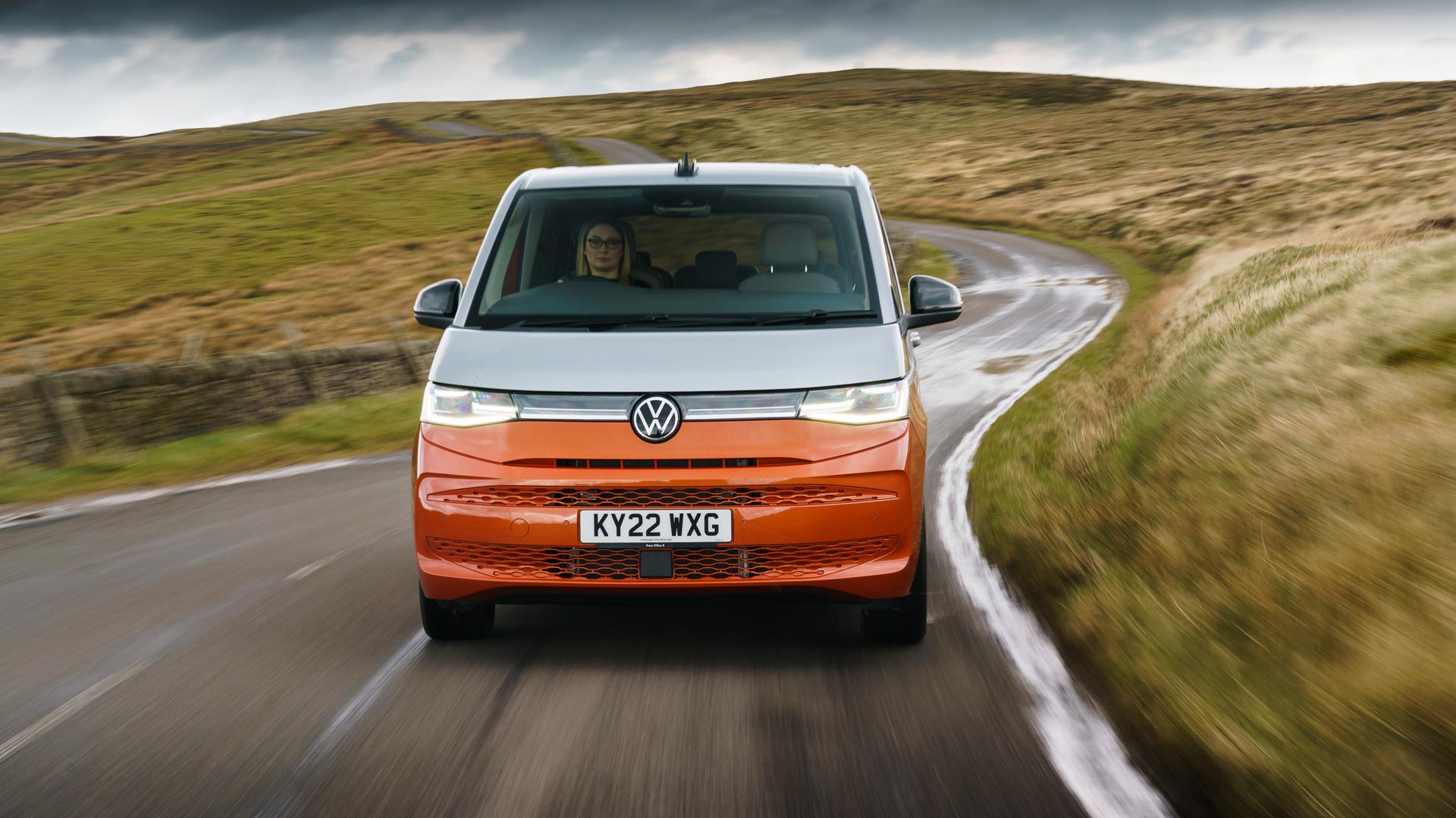 Volkswagen Multivan Price, Images, Mileage, Reviews, Specs